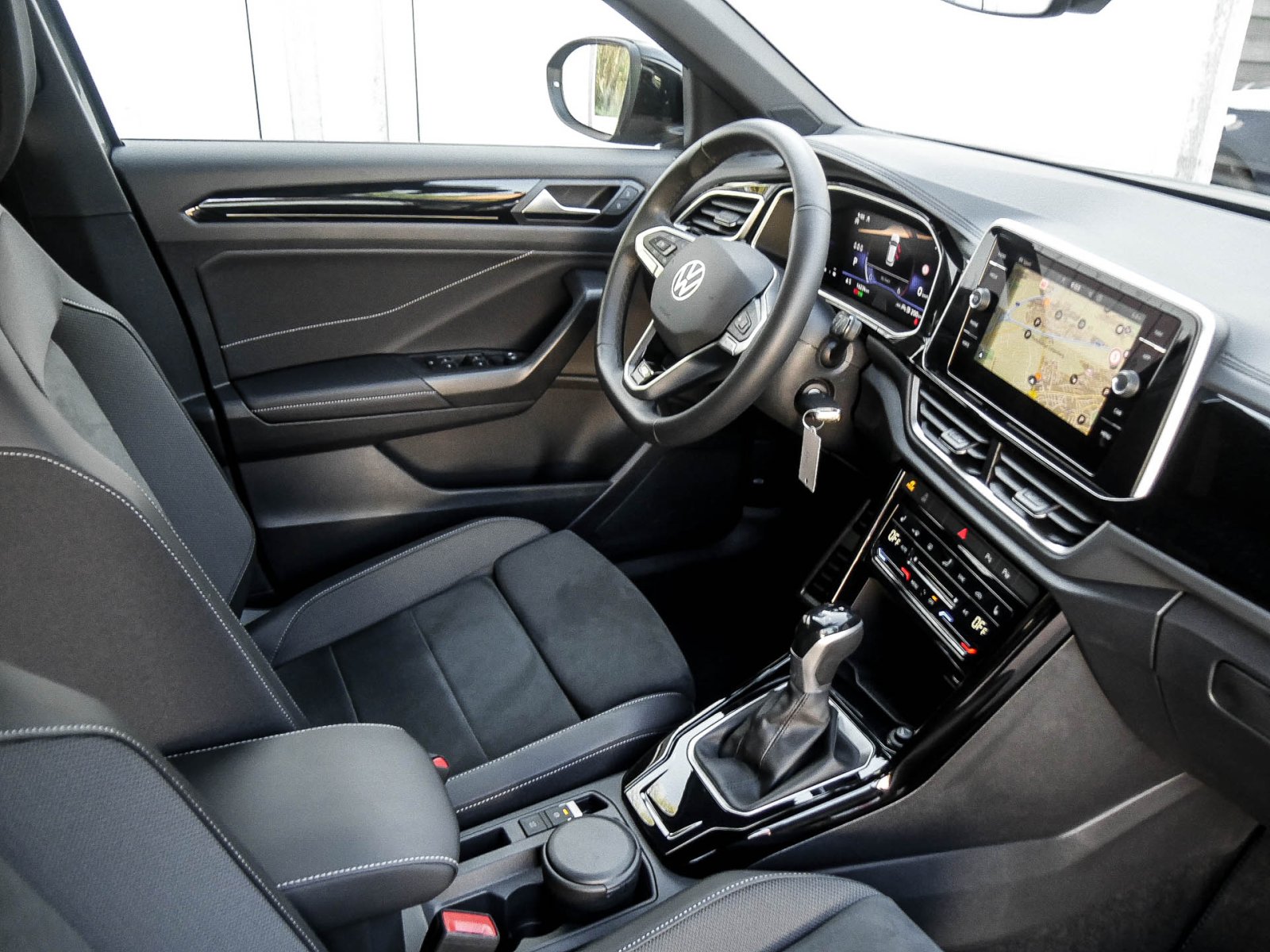 Volkswagen T-Roc 2.0 R-LINE AHK CAM ACC LM17 NAVI SITZHEIZ.