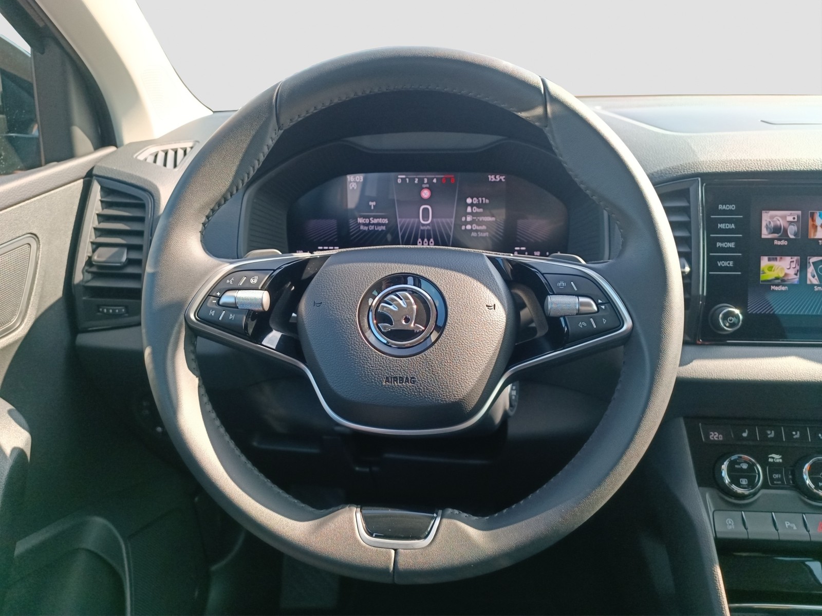 Skoda Karoq 1.5 SELECTION CAM LM17 NAVI SITZHEIZUNG