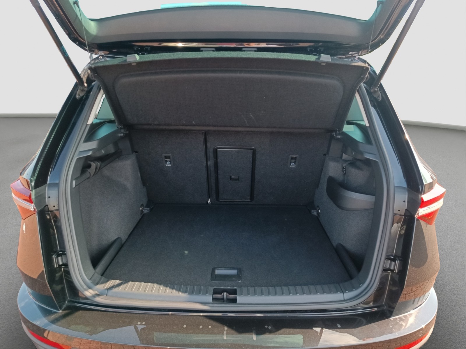 Skoda Karoq 1.5 SELECTION CAM LM17 NAVI SITZHEIZUNG