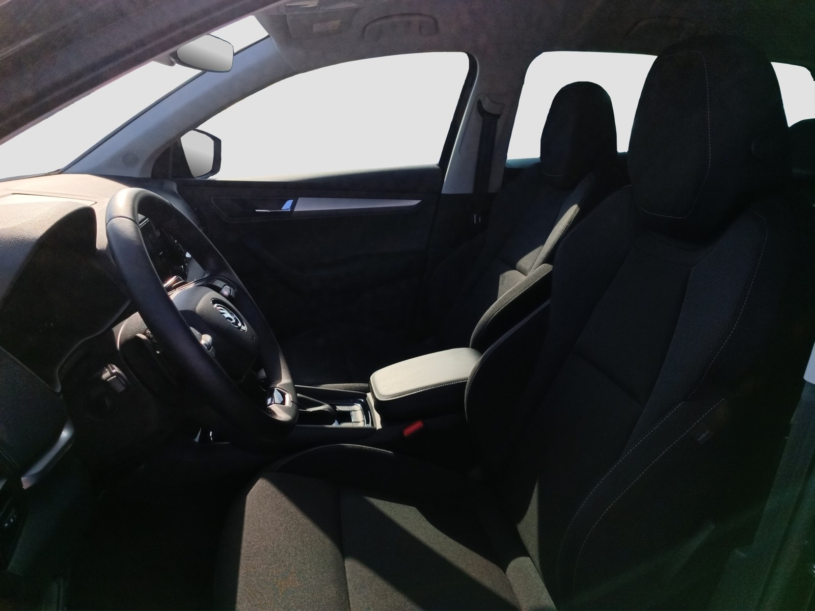 Skoda Karoq 1.5 SELECTION CAM LM17 NAVI SITZHEIZUNG