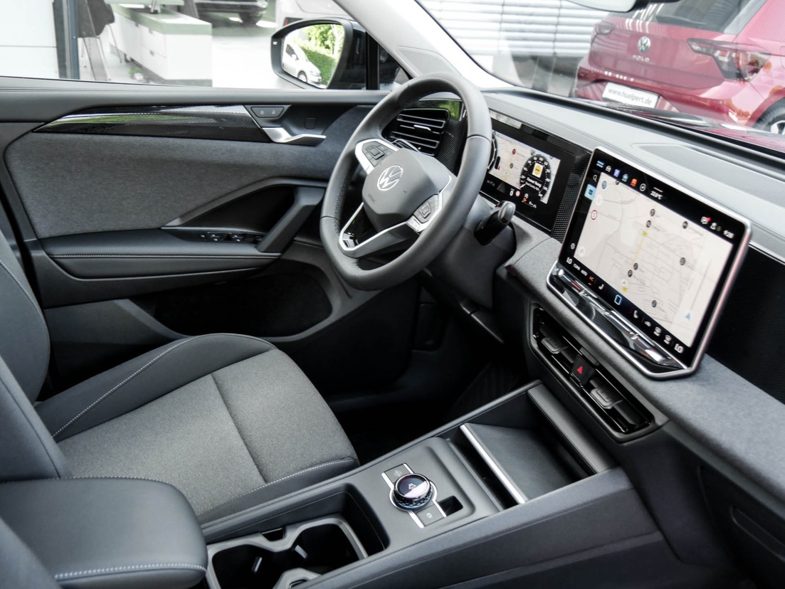 Volkswagen Tiguan 1.5 eTSI NEUES MODELL AHK CAM NAVI SITZHZ