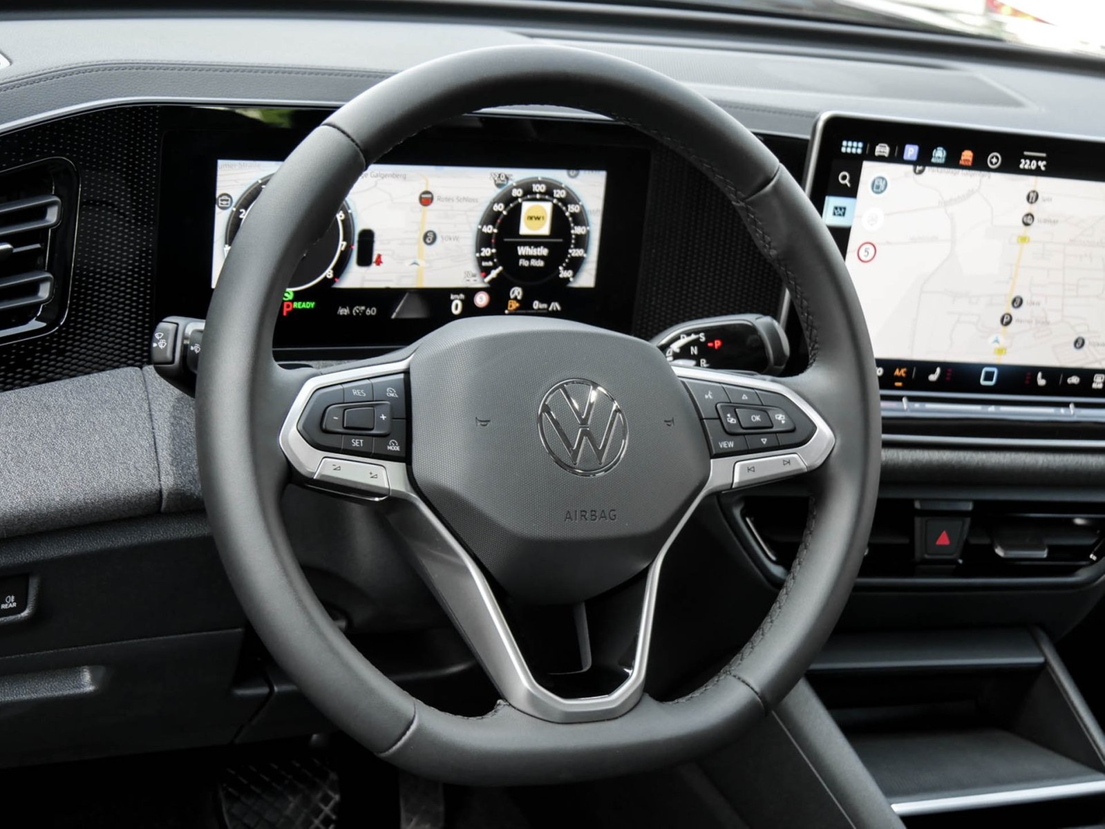 Volkswagen Tiguan 1.5 eTSI NEUES MODELL AHK CAM NAVI SITZHZ