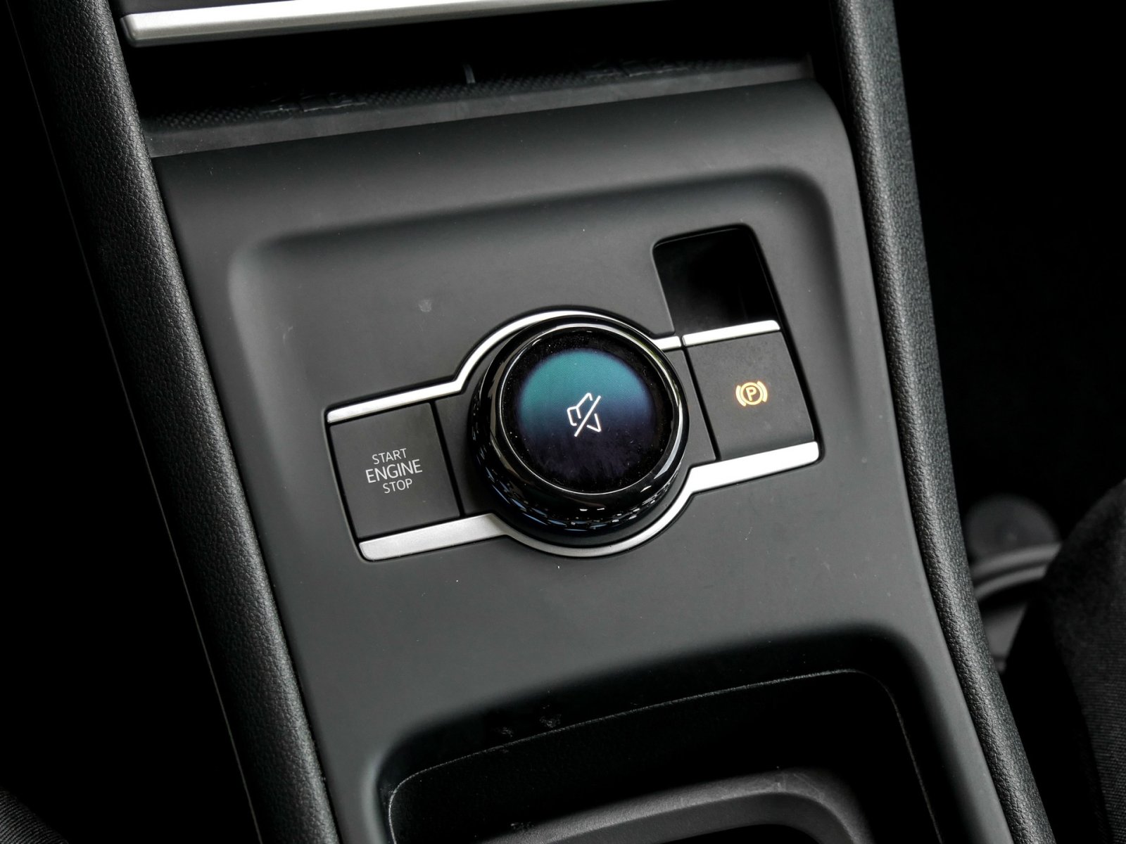 Volkswagen Tiguan 1.5 eTSI NEUES MODELL AHK CAM NAVI SITZHZ
