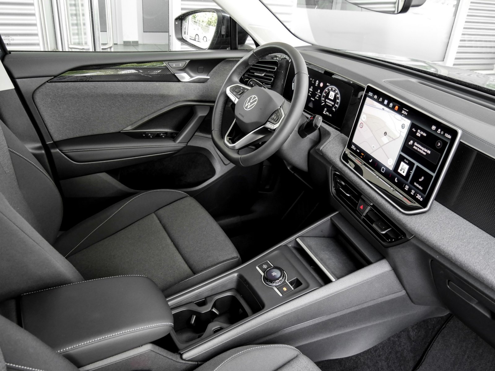 Volkswagen Tiguan 1.5 eTSI NEUES MODELL AHK CAM NAVI SITZHZ