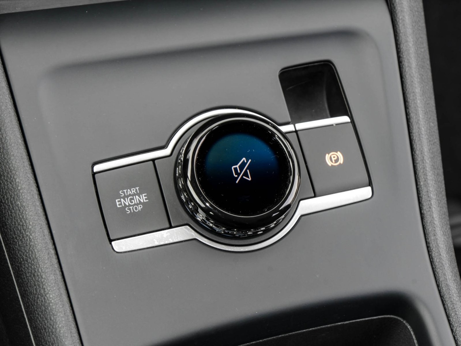 Volkswagen Tiguan 1.5 eTSI NEUES MODELL AHK CAM NAVI SITZHZ