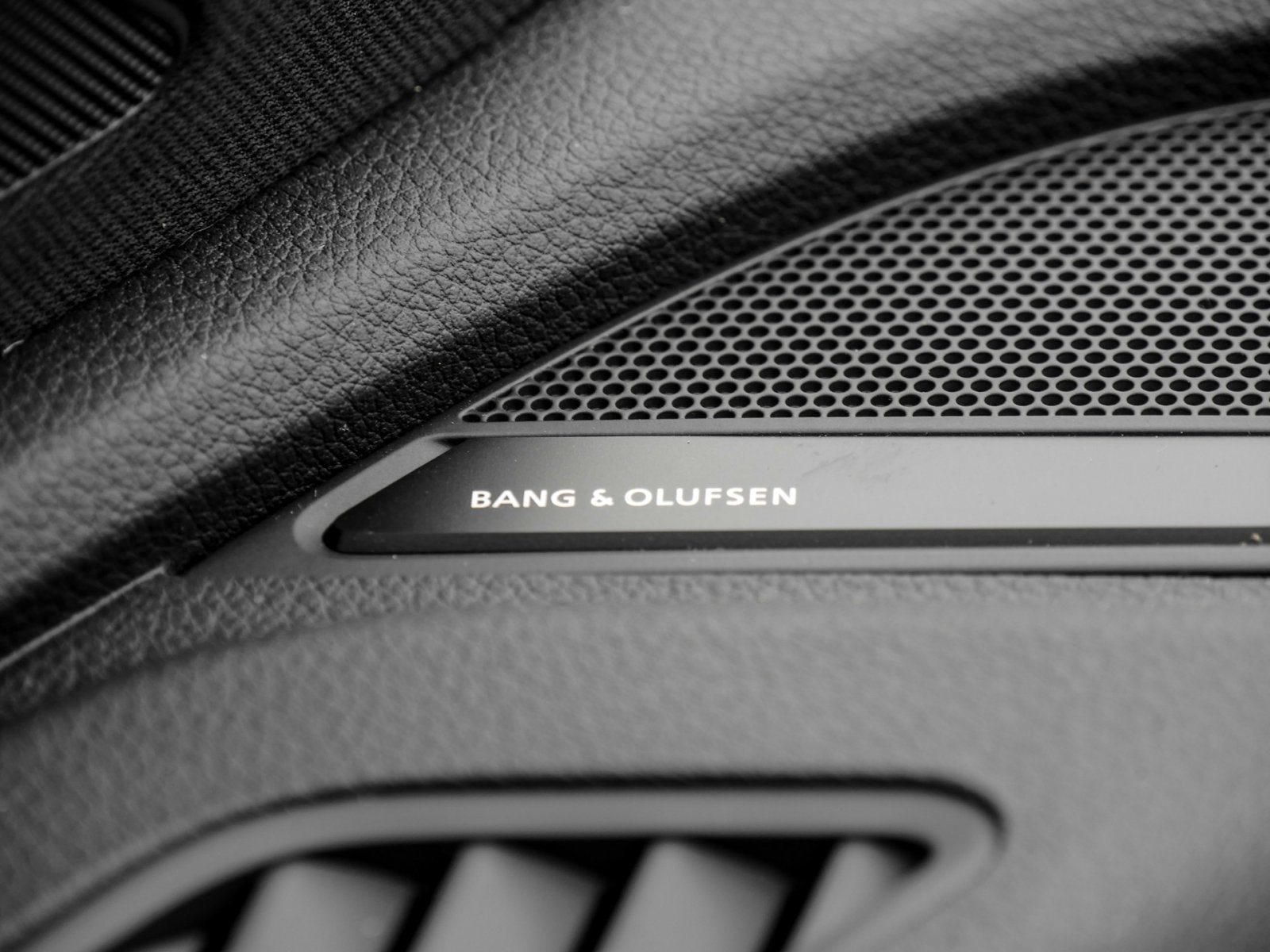 Audi Q5 40 Qu. S LINE PANO B&O AHK ALU20 KAMERA