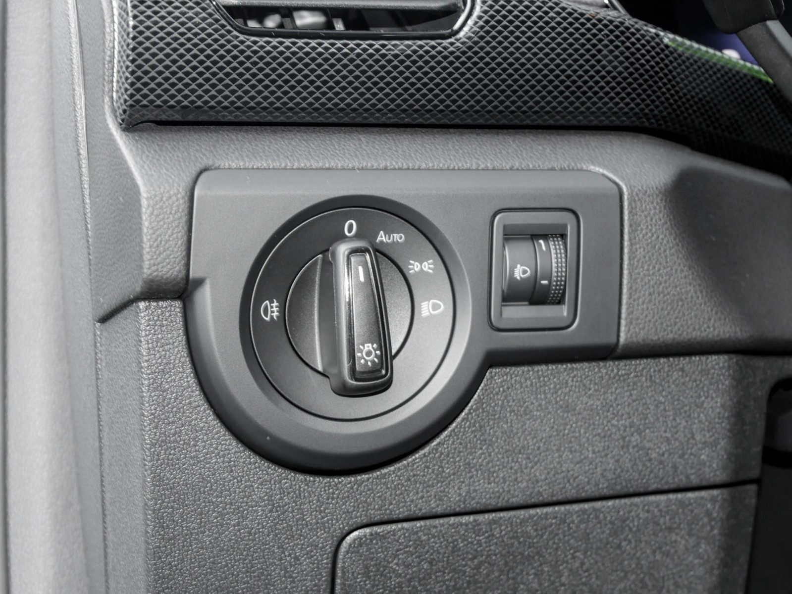 Volkswagen T-Cross 1.5 LIFE CAM ACC ALU LED CARPLAY SITZHZ.