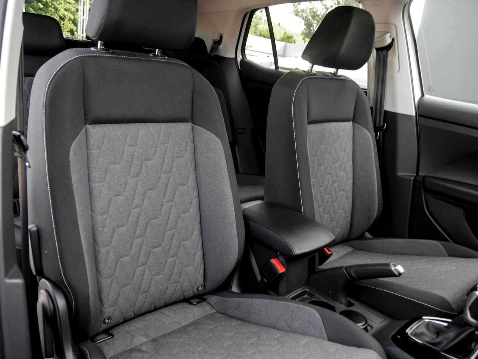 Volkswagen T-Cross 1.5 LIFE CAM ACC ALU LED CARPLAY SITZHZ.