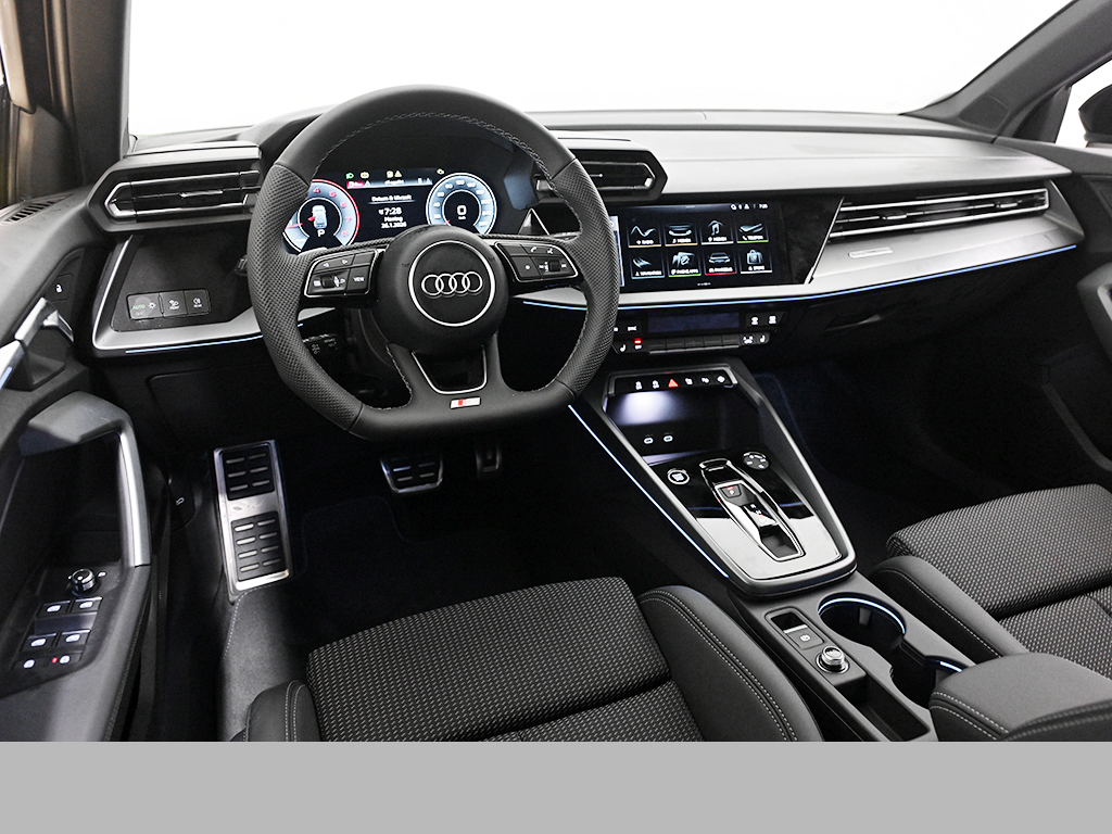 Audi A3 Sportback TFSI S tronic S Line - Business BUSINESSPAKET+Sonnenschutzverglasung +Komfortpaket
