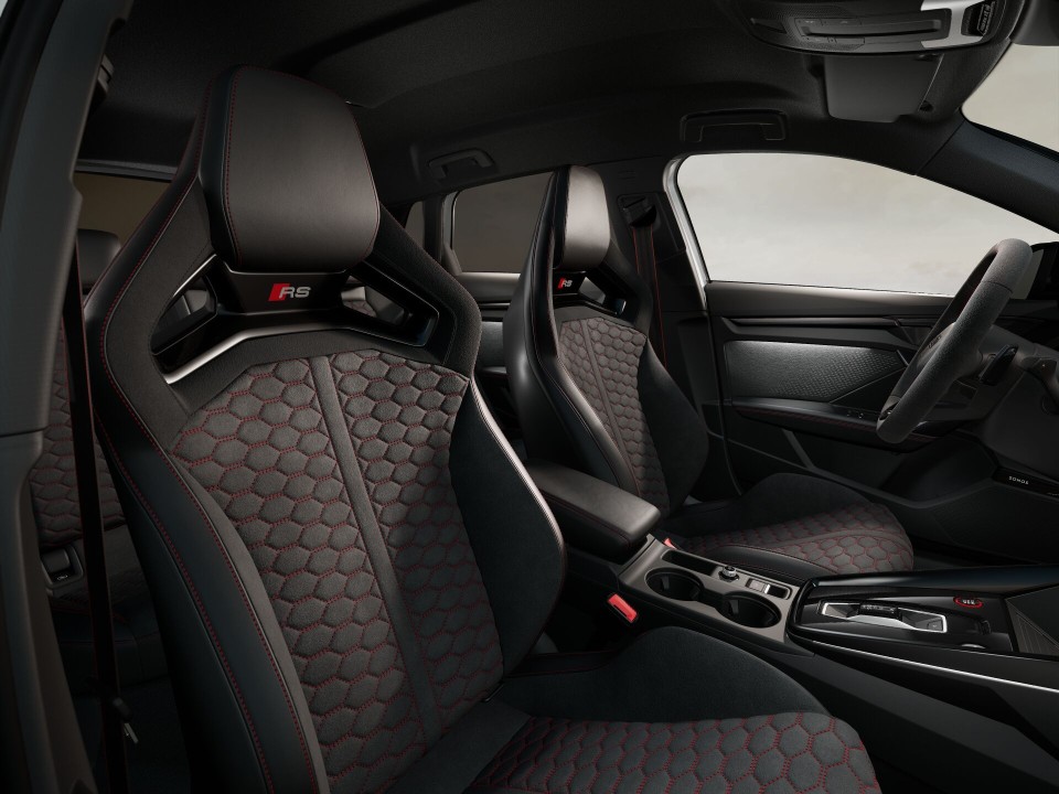 Audi RS3 Sportback S tronic Turboblau Uni RS-Schalensitze/Sportabgasanlage+MatrixLED+280km/h