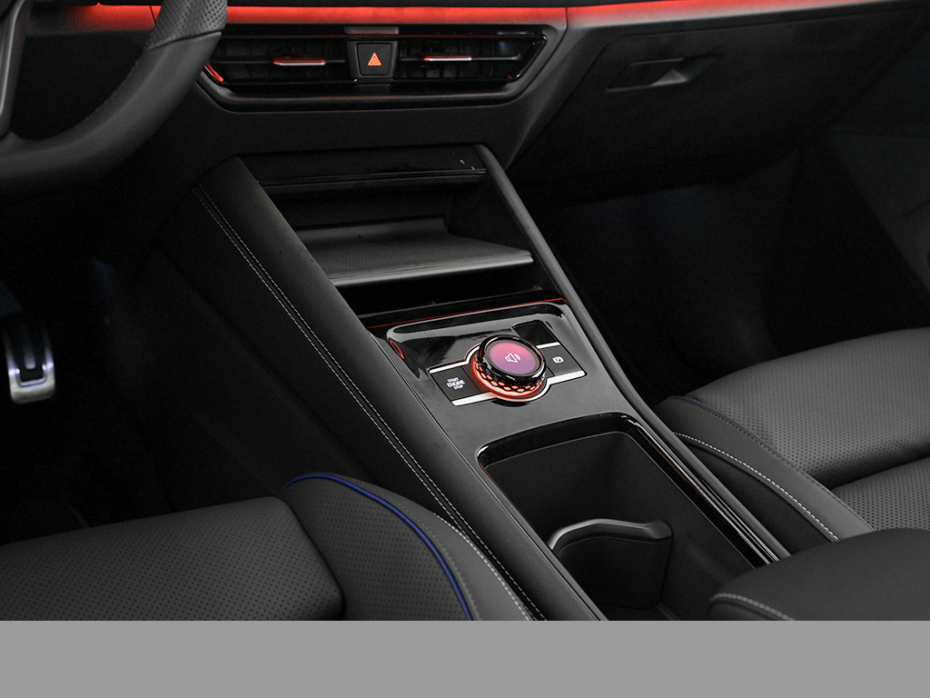 Volkswagen Tayron 2.0 R-LINE DSG 4X4 LEDER PANO STANDHZG