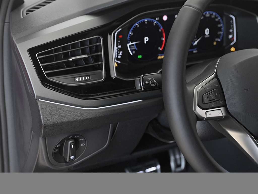 Volkswagen Polo 1.0 R-LINE DSG NAVI CAM MATRIXLED LM17