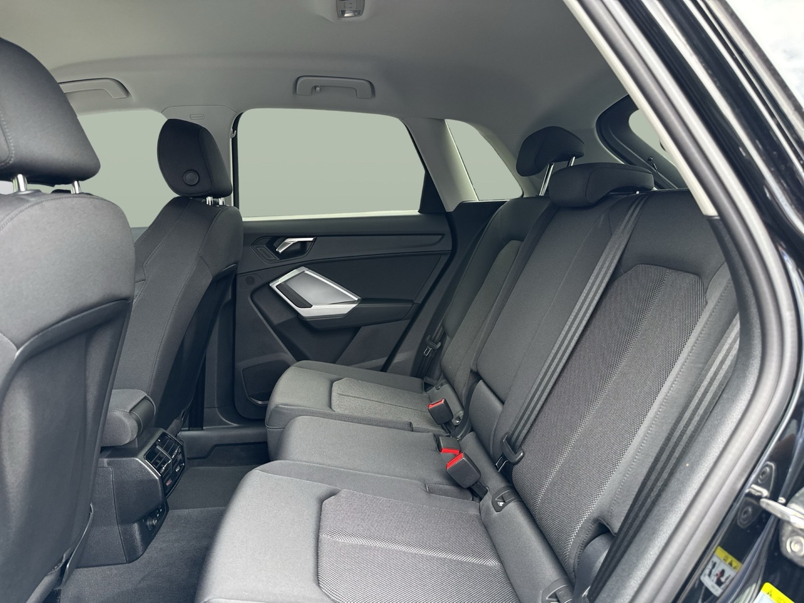 Audi Q3 40 quattro advanced AHK ACC LM19 EKLAPPE NAVI+