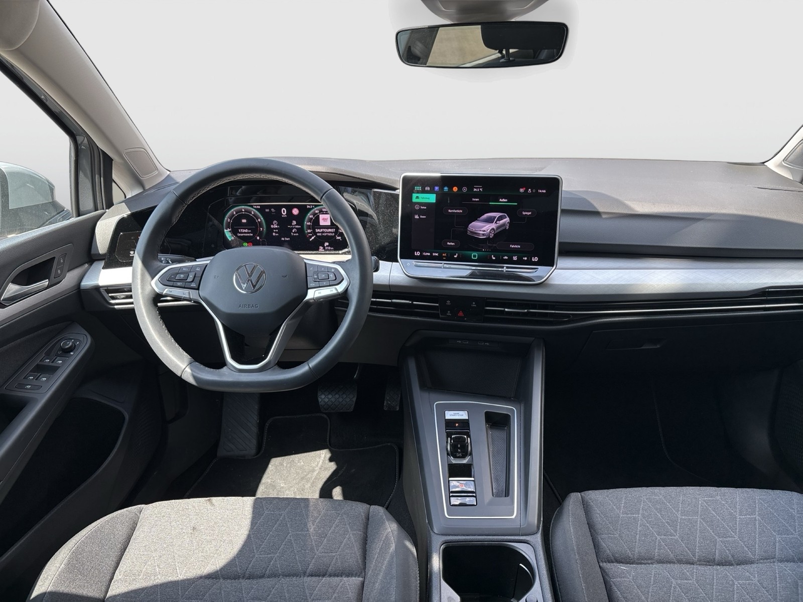 Volkswagen Golf VIII 1.5 eTSI LIFE ACC CARPLAY ALU SITZHEIZ