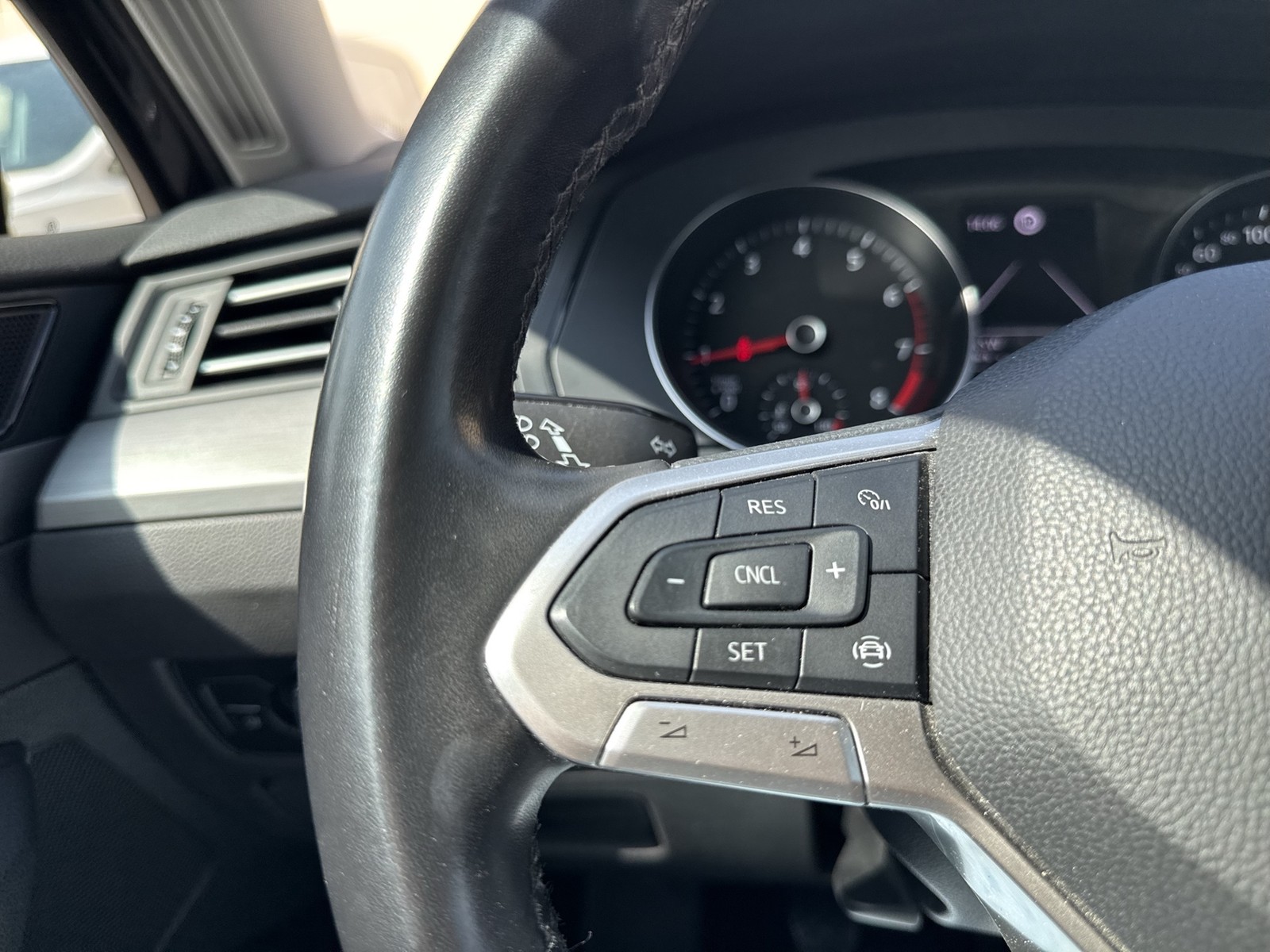 Volkswagen Passat Variant 1.5 NAVI ALU SITZHEIZUNG LED