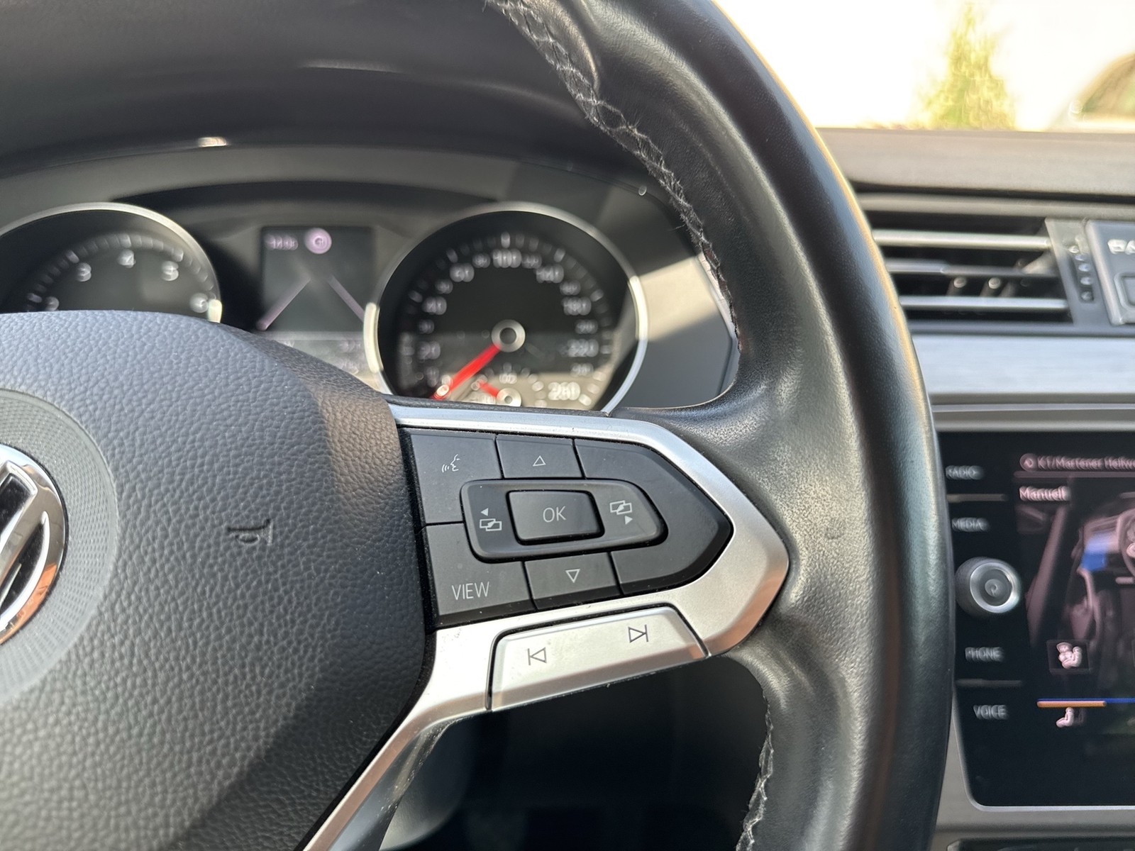Volkswagen Passat Variant 1.5 NAVI ALU SITZHEIZUNG LED