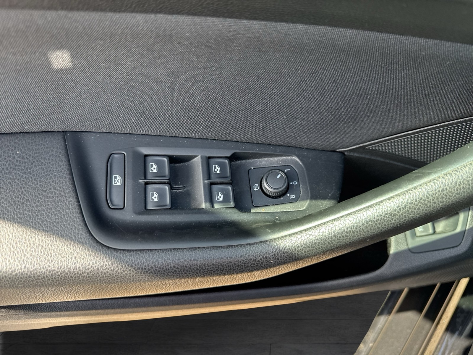 Volkswagen Passat Variant 1.5 NAVI ALU SITZHEIZUNG LED