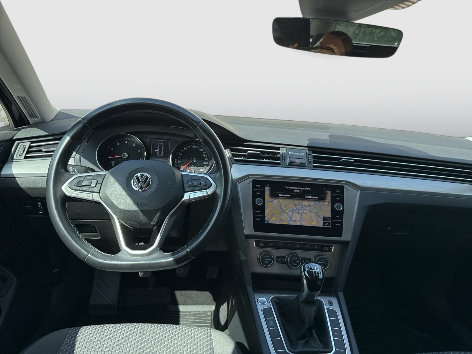 Volkswagen Passat Variant 1.5 NAVI ALU SITZHEIZUNG LED