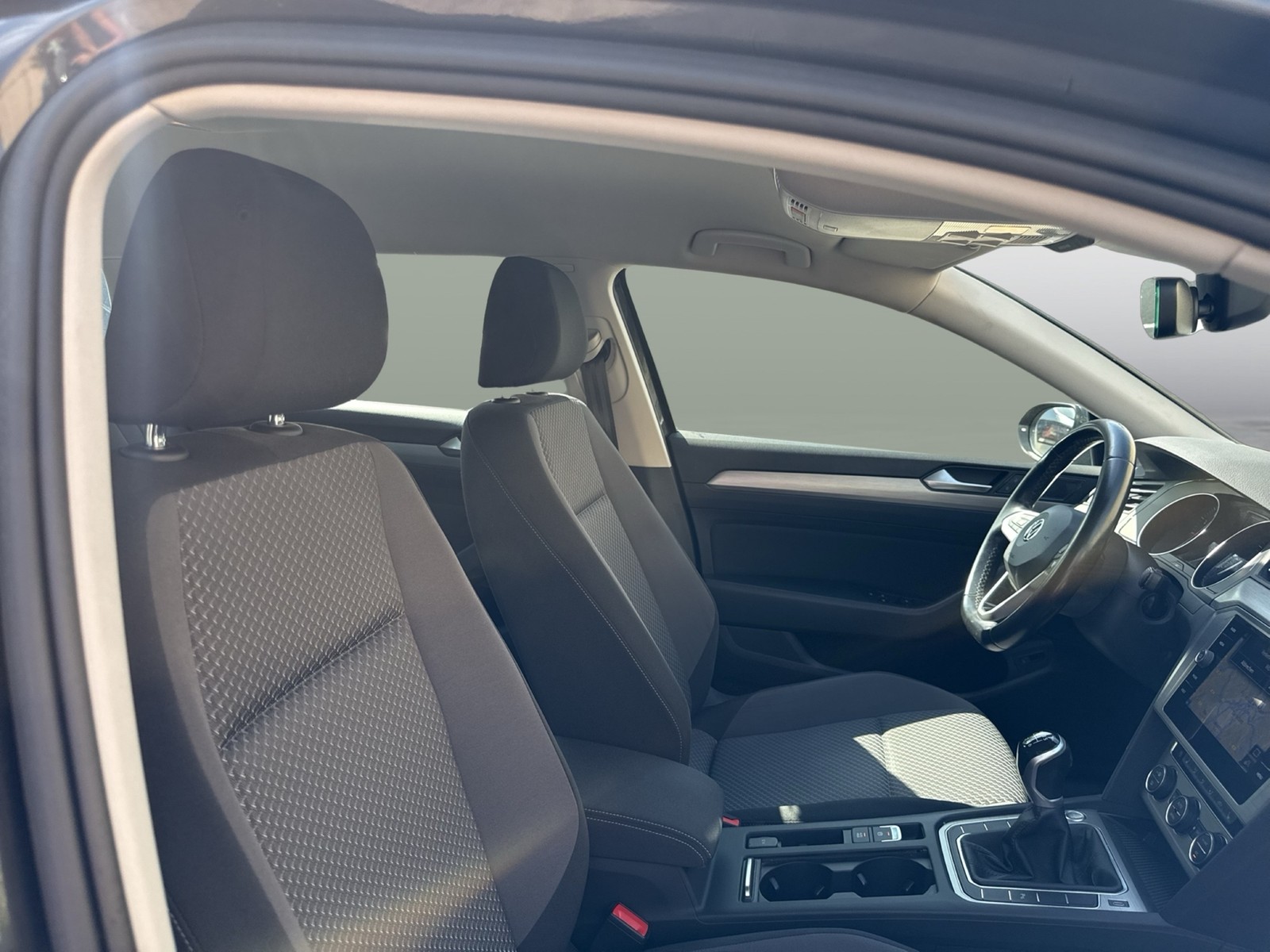 Volkswagen Passat Variant 1.5 NAVI ALU SITZHEIZUNG LED