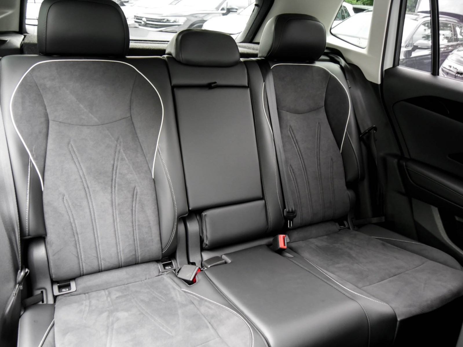 Volkswagen Tiguan 1.5 eTSI ELEGANCE NEUES MODELL AHK 360CAM