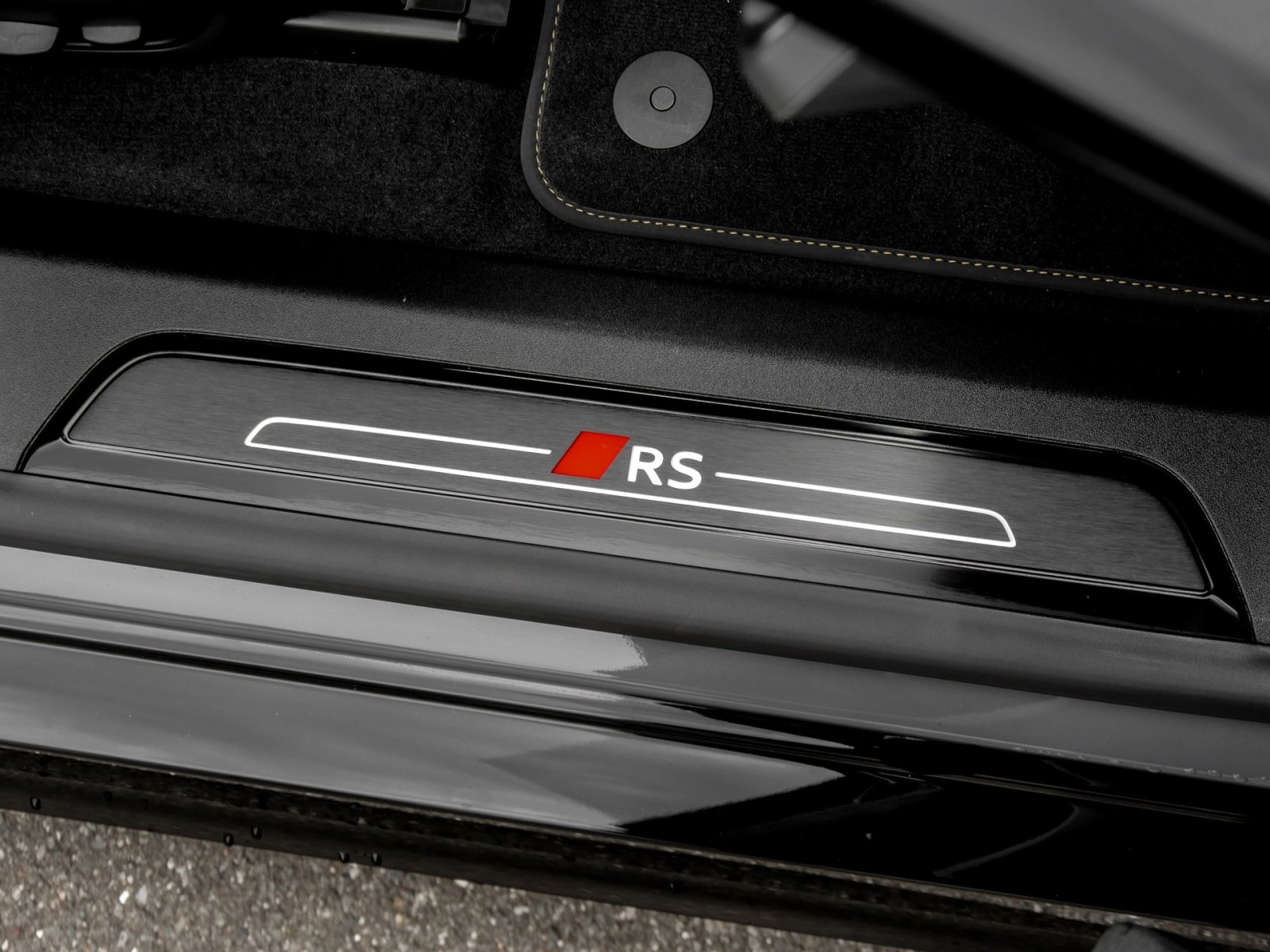 Audi RS e-tron GT performance quattro CARBONDACH LM21