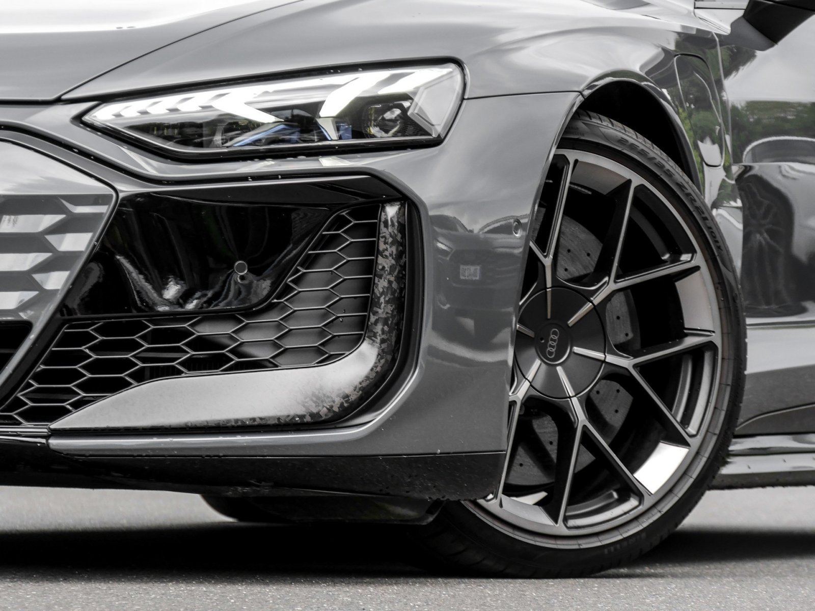 Audi RS e-tron GT performance quattro CARBONDACH LM21