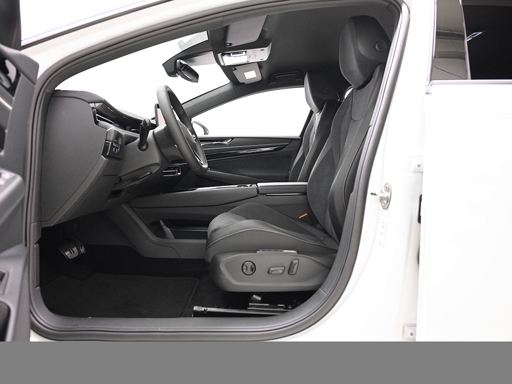Volkswagen ID.7 Tourer PRO AHK BLACKSTYLE eKLAPPE 360CAM