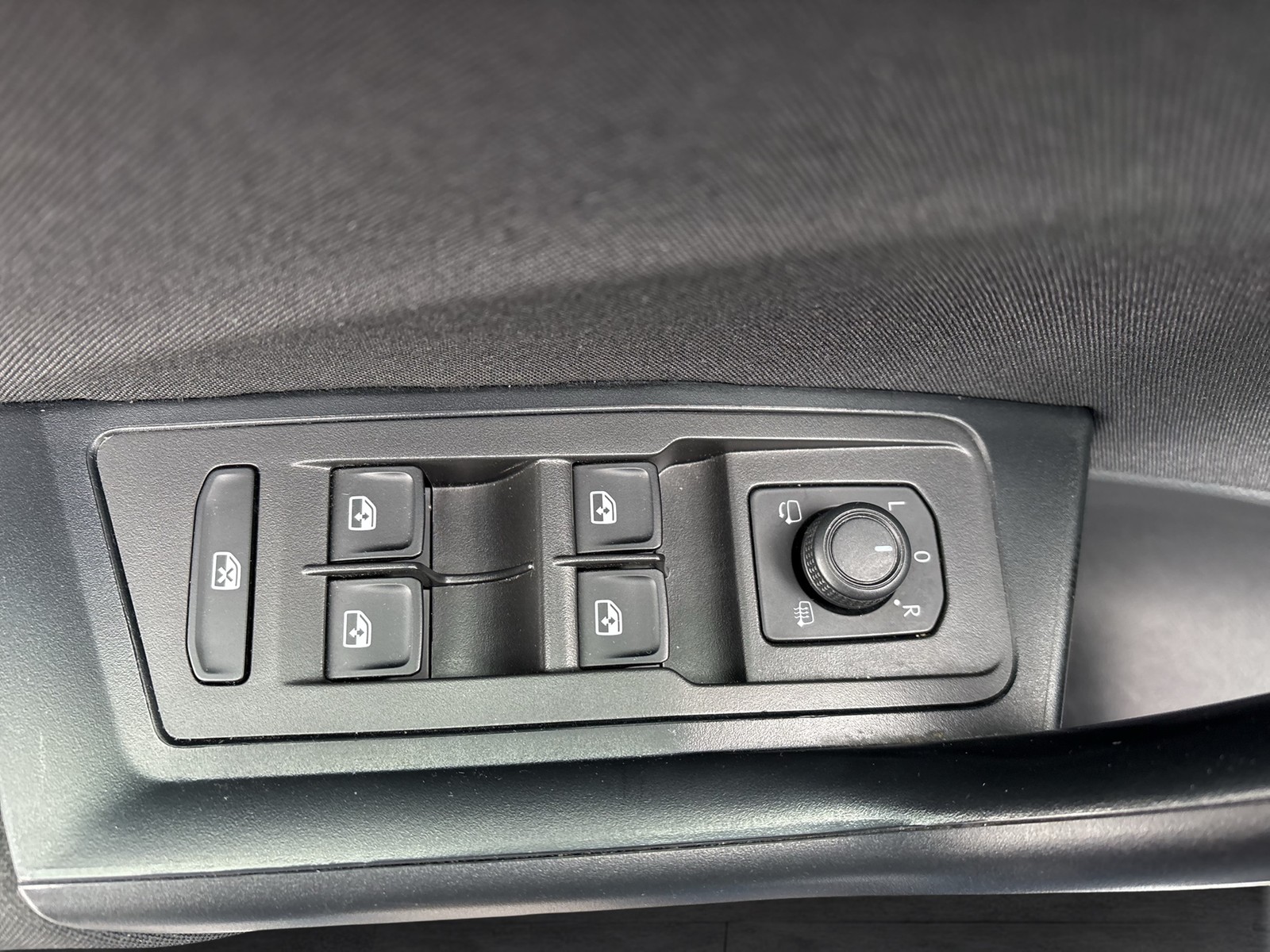 Volkswagen T-Roc 1.5 LIFE KAMERA ACC ALU18 NAVI SITZH.