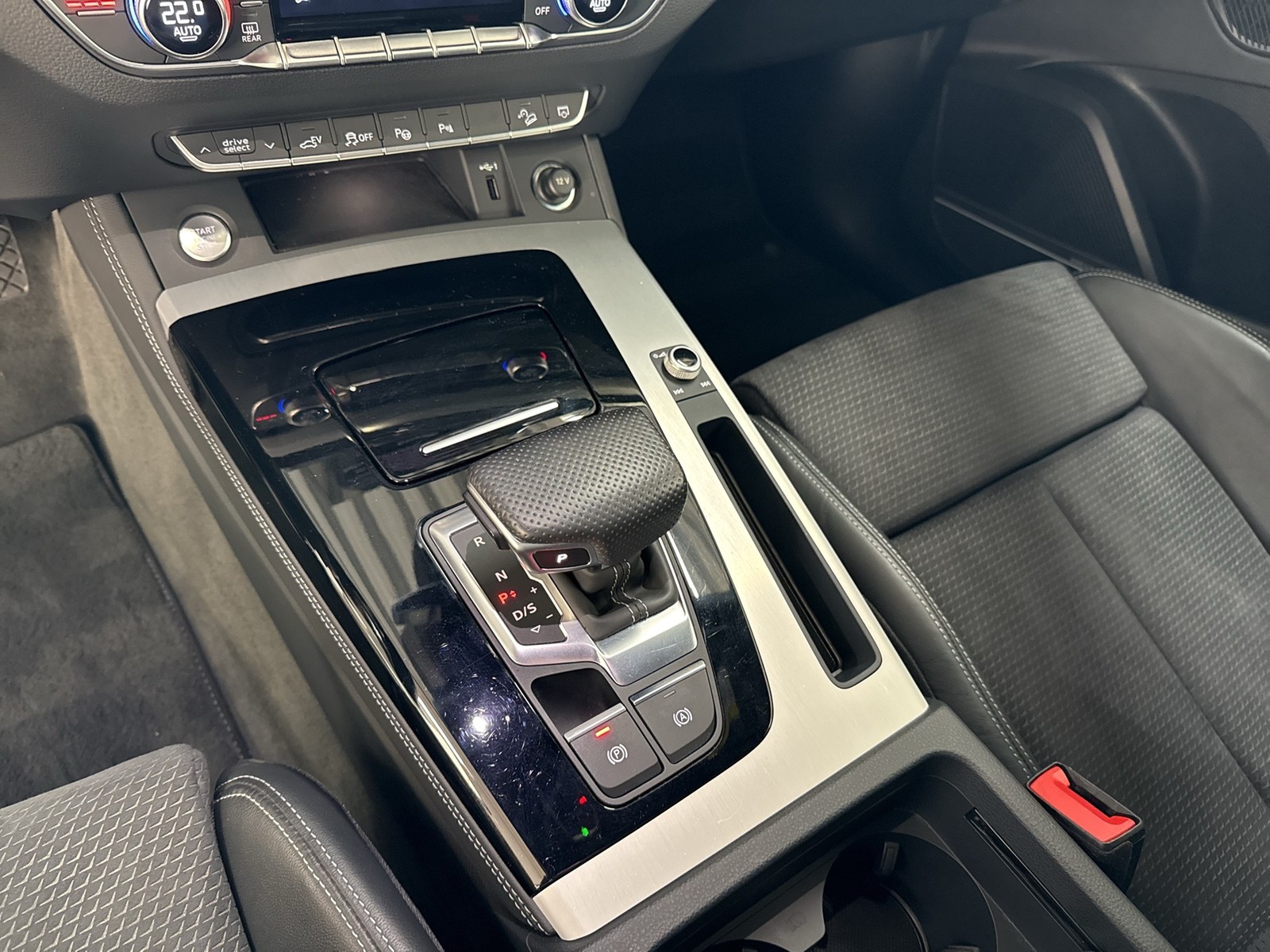 Audi Q5 50 HYBRID Q. S LINE PANO AHK KAMERA ALU20"