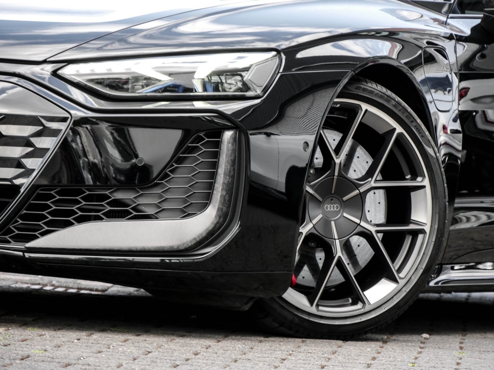 Audi RS e-tron GT performance quattro CARBONDACH LM21