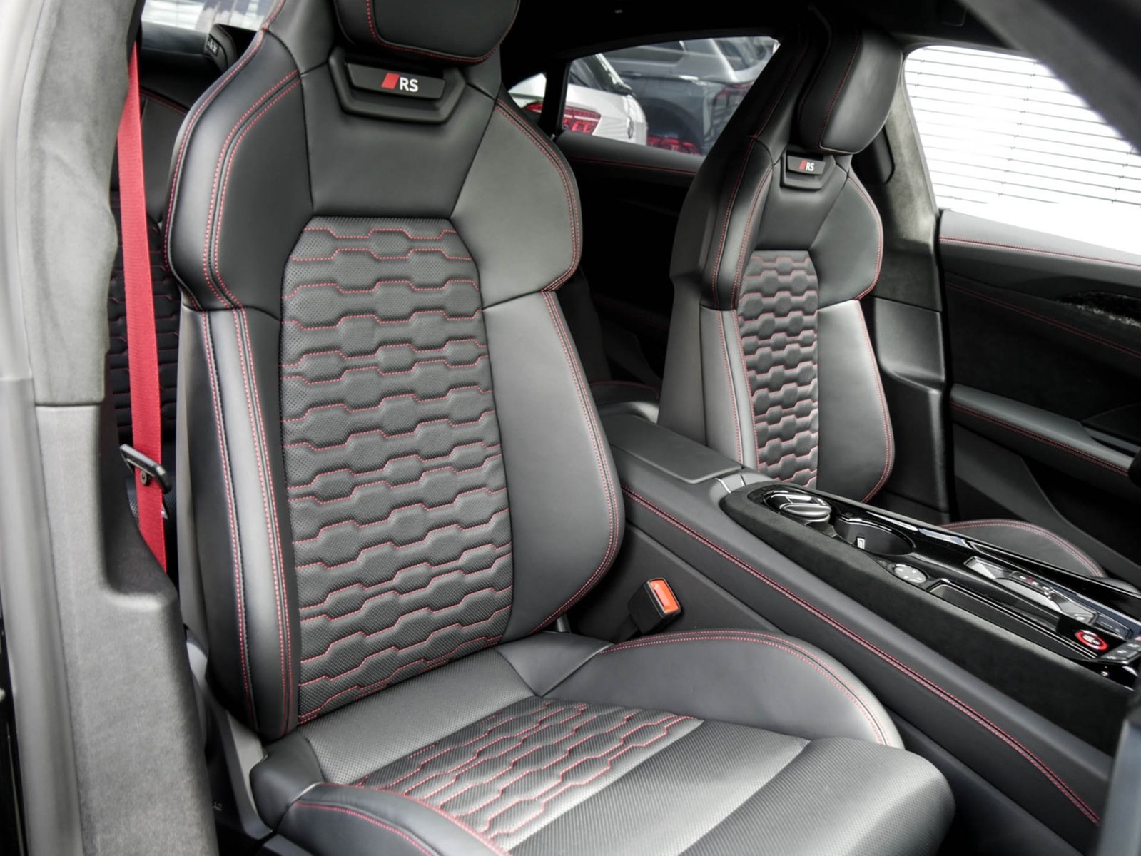 Audi RS e-tron GT performance quattro CARBONDACH LM21