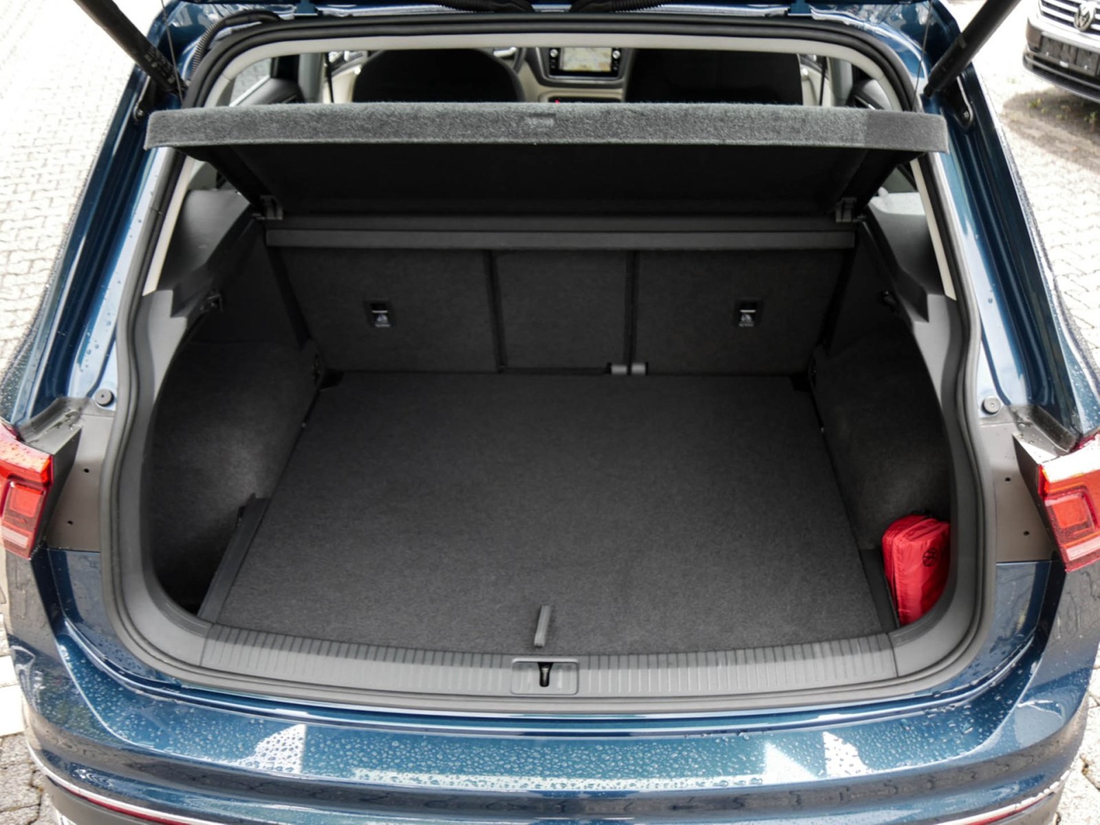 Volkswagen Tiguan 2.0 ELEGANCE 4X4 AHK CAM ACC LM18 EKLAPPE