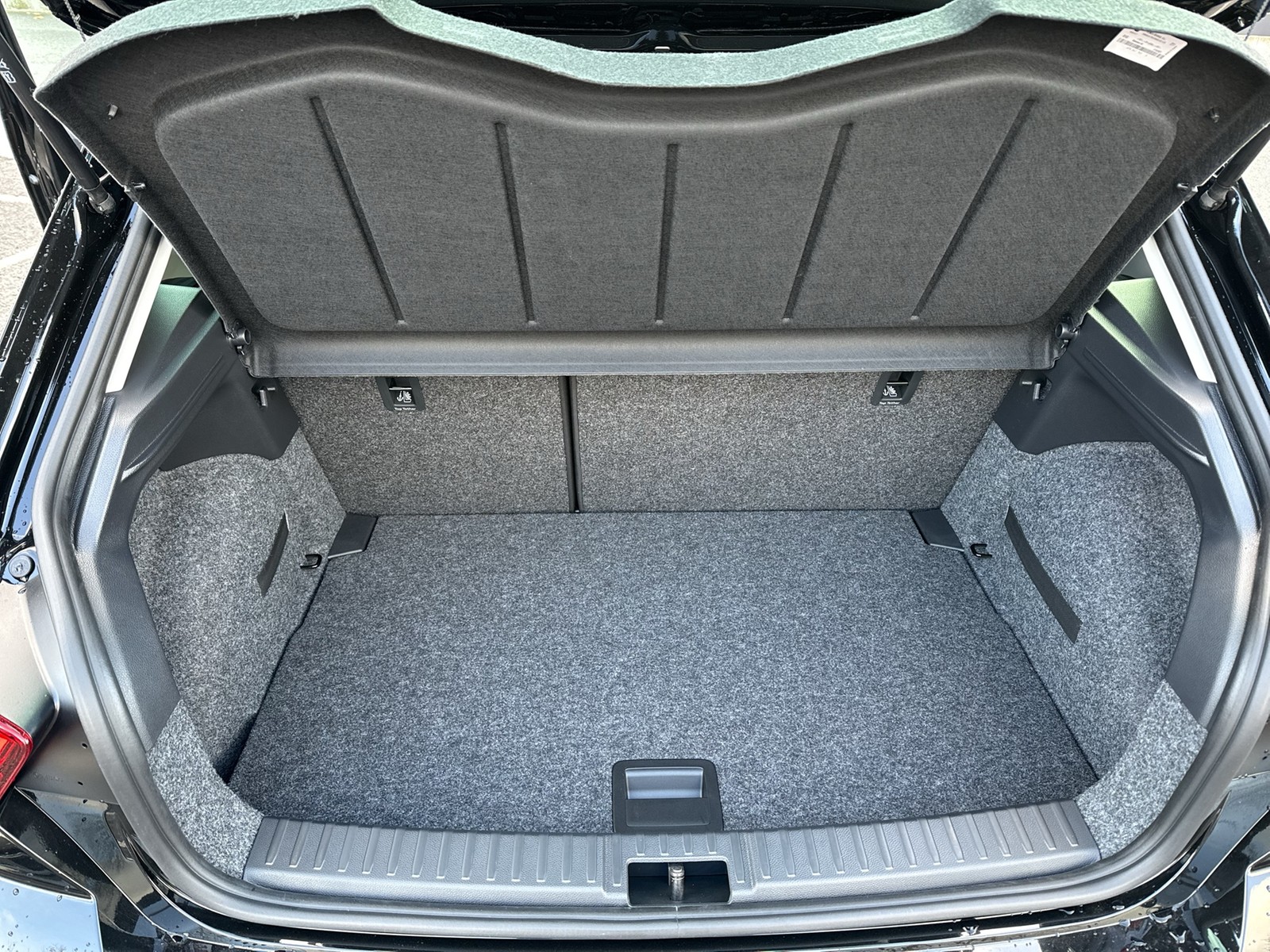 Seat Ibiza 1.0 ROAD EDITION DSG NAV PANO VOLL-LED RFK