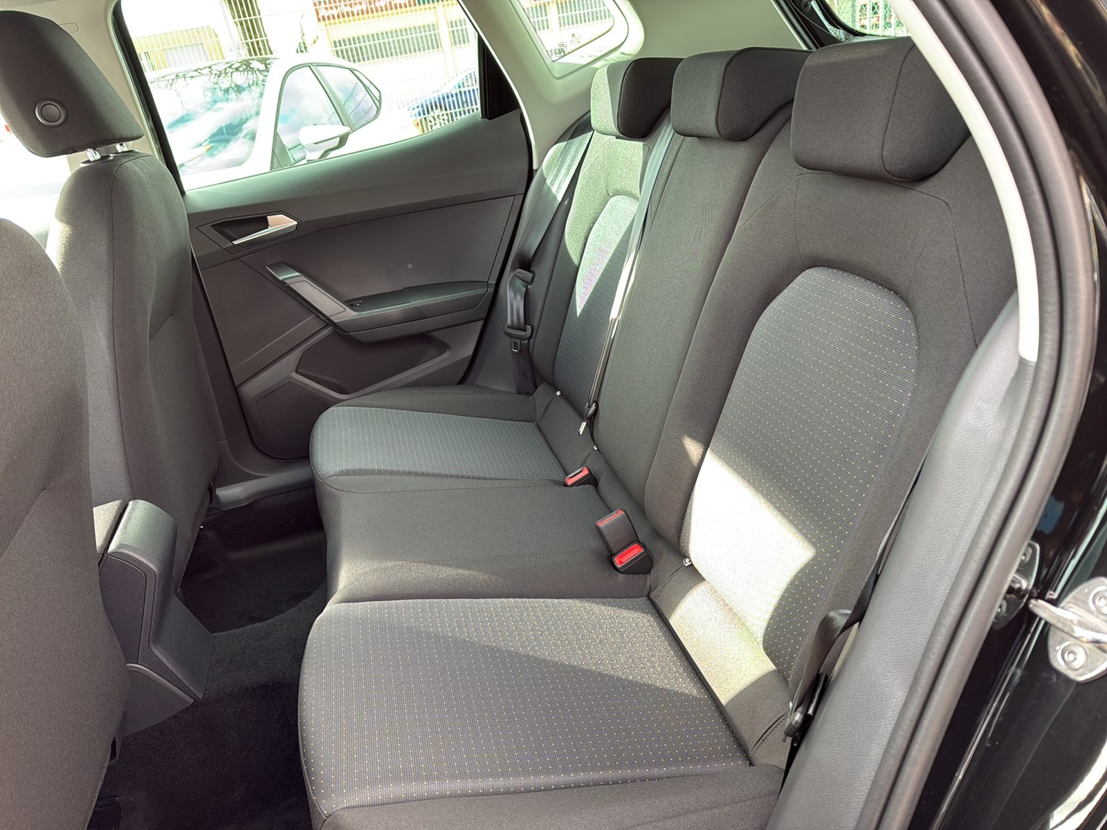 Seat Arona 1.0 ROAD EDITION DSG NAV VOLL-LED RFK SHZ