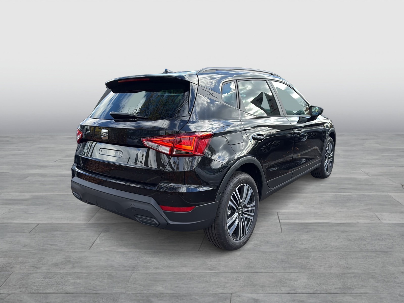 Seat Arona 1.0 ROAD EDITION DSG NAV VOLL-LED RFK SHZ