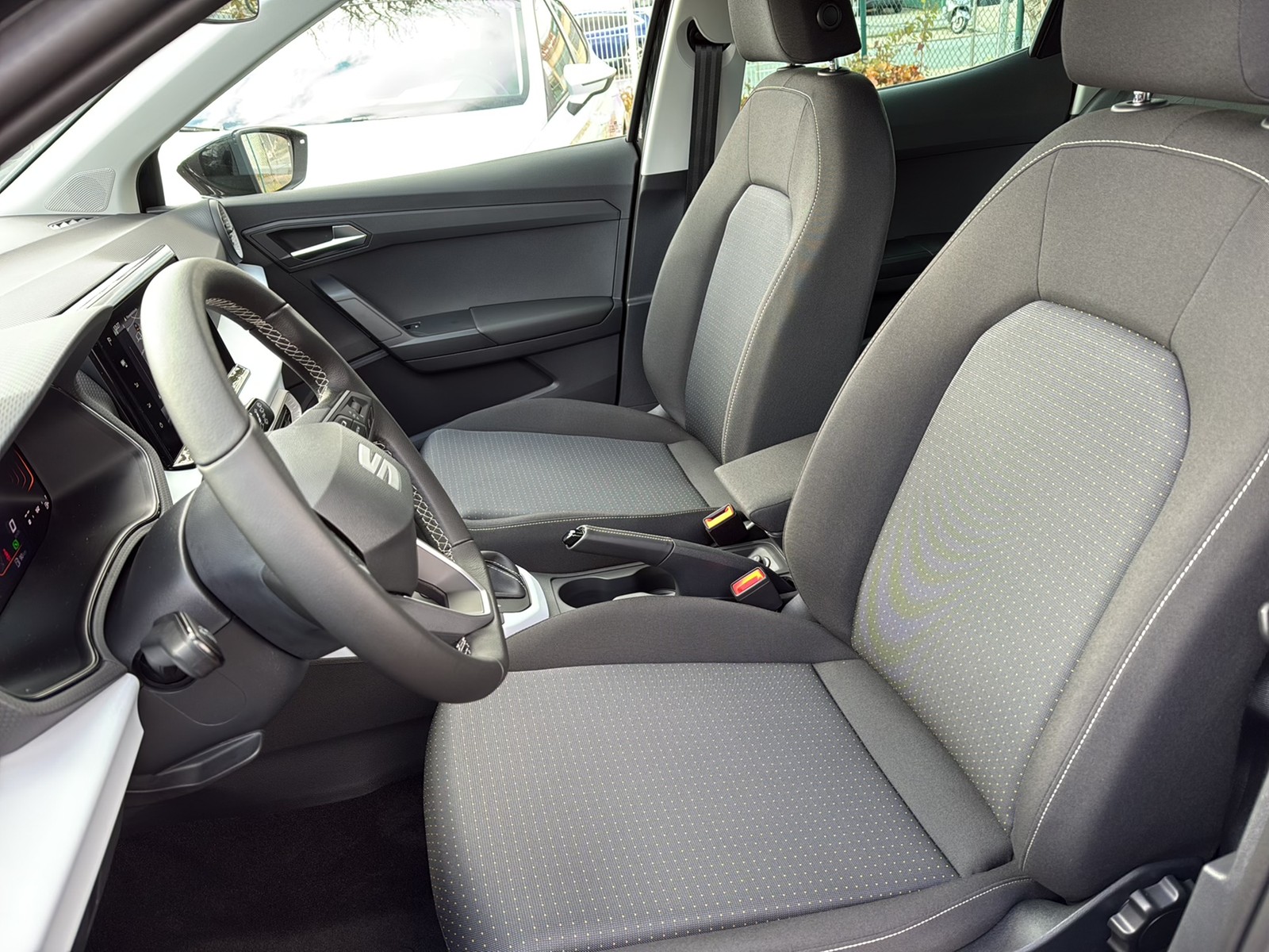 Seat Arona 1.0 ROAD EDITION DSG NAV VOLL-LED RFK SHZ