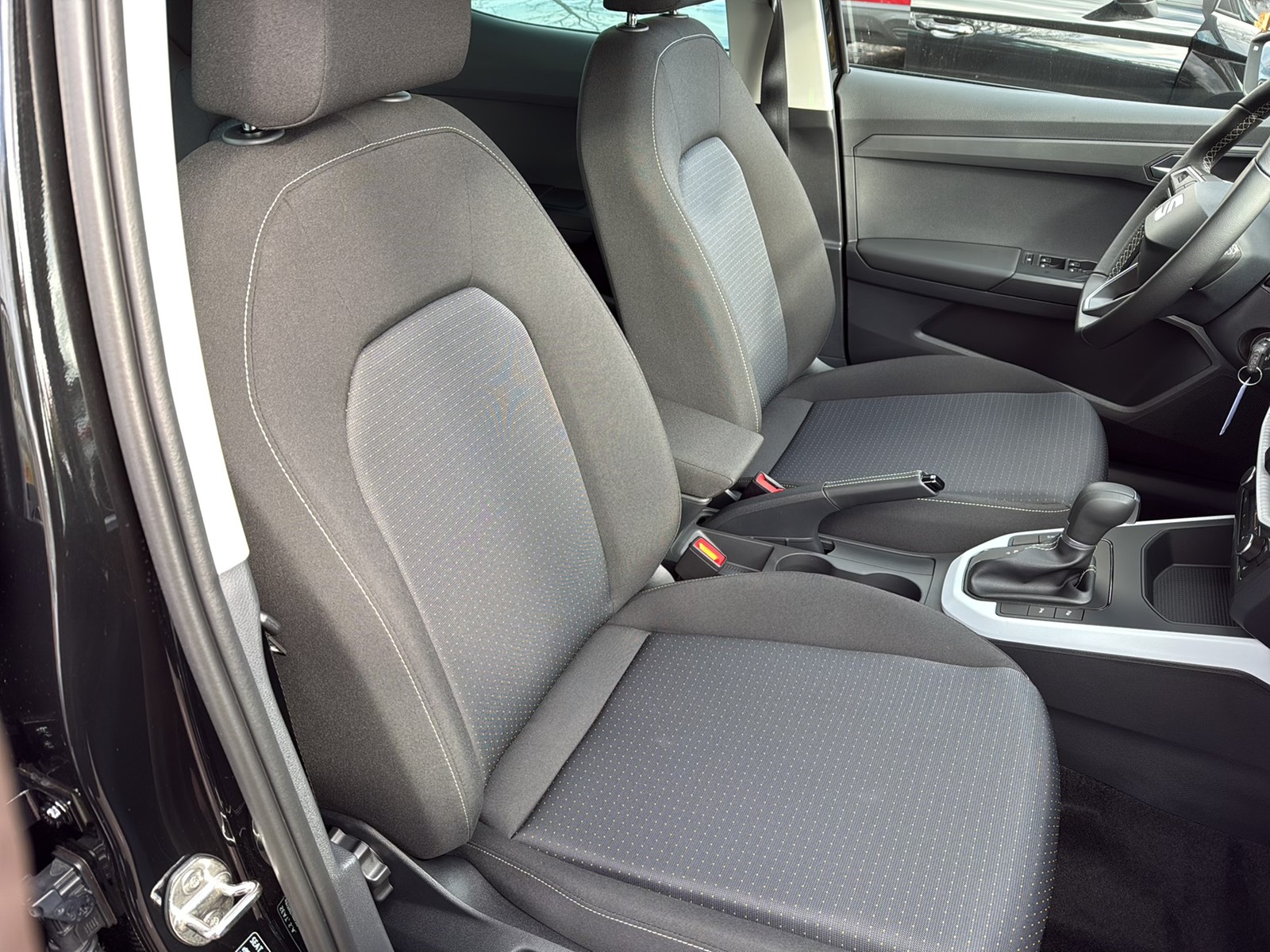 Seat Arona 1.0 ROAD EDITION DSG NAV VOLL-LED RFK SHZ