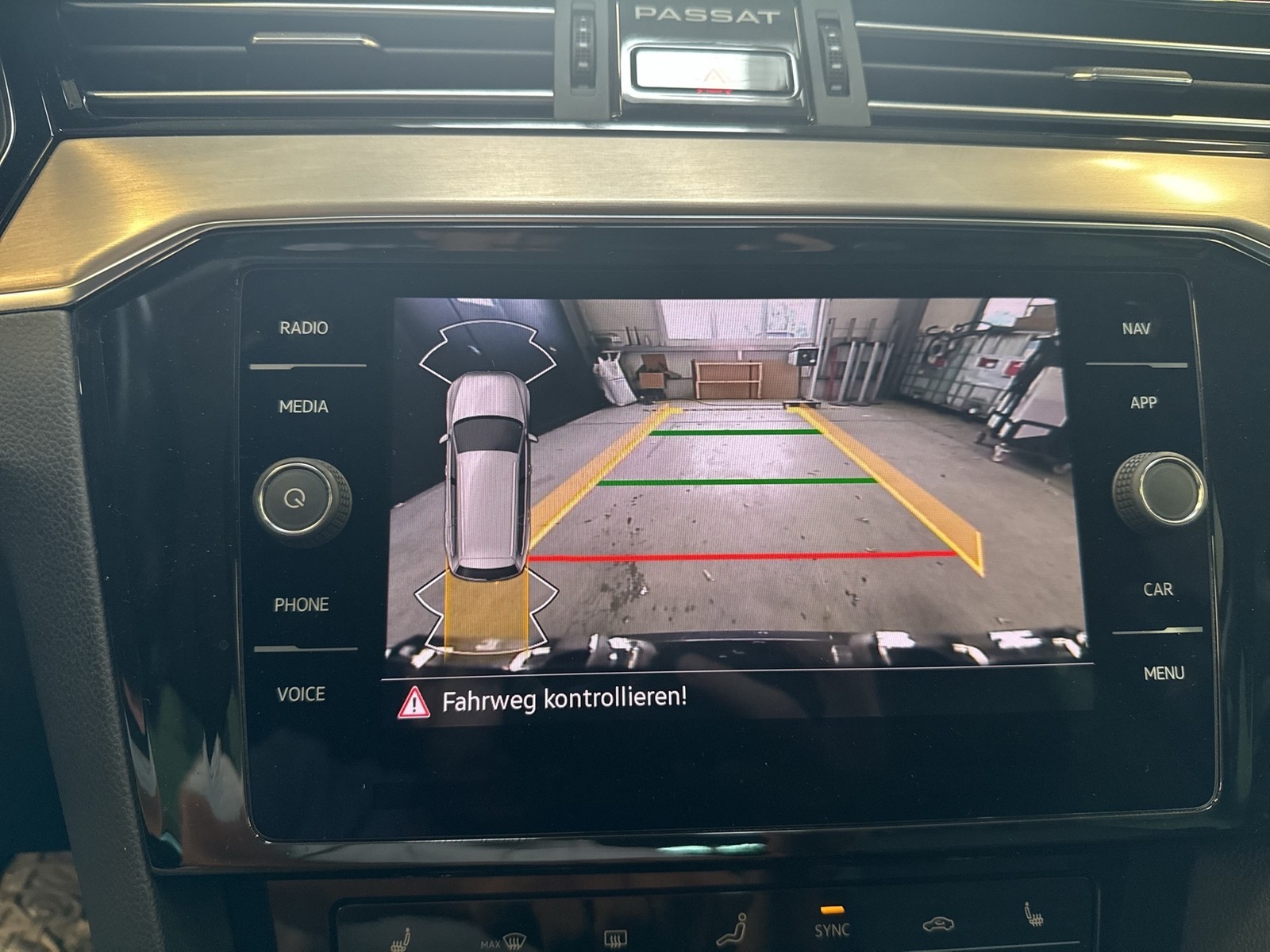 Volkswagen Passat Variant 1.5 ELEGANCE AHK ACC ALU18 NAVI KAMERA