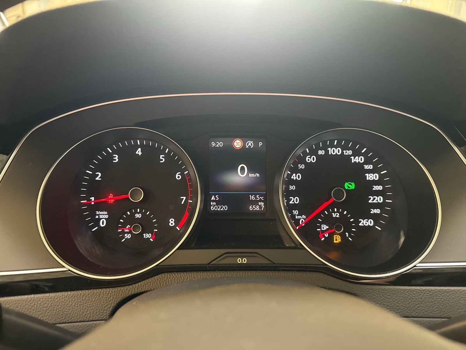 Volkswagen Passat Variant 1.5 ELEGANCE AHK ACC ALU18 NAVI KAMERA