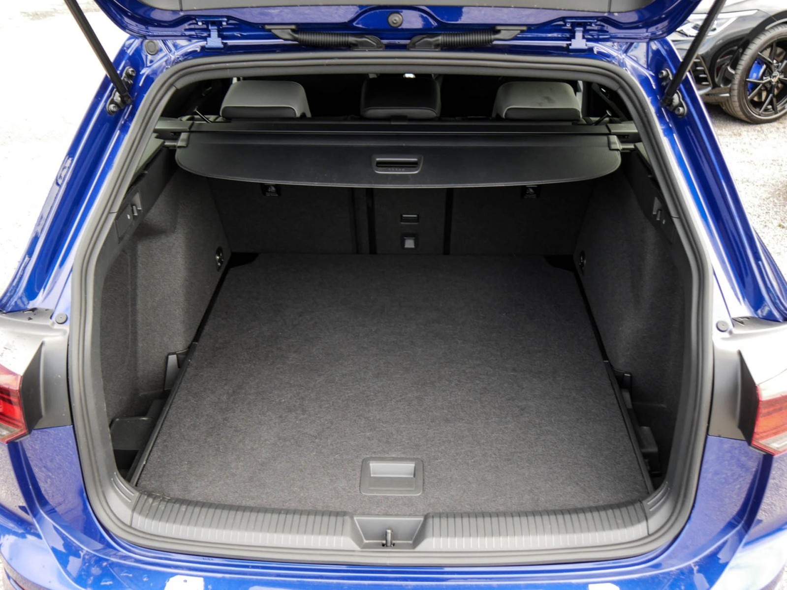 Volkswagen Golf Variant VIII 1.5 R-LINE ACC NAVI SITZHEIZ.