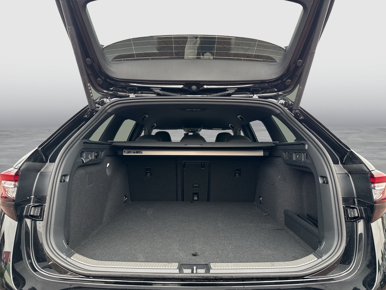 Skoda Superb Combi 1.5 iV SPORTLINE CAM ACC LM19 NAVI