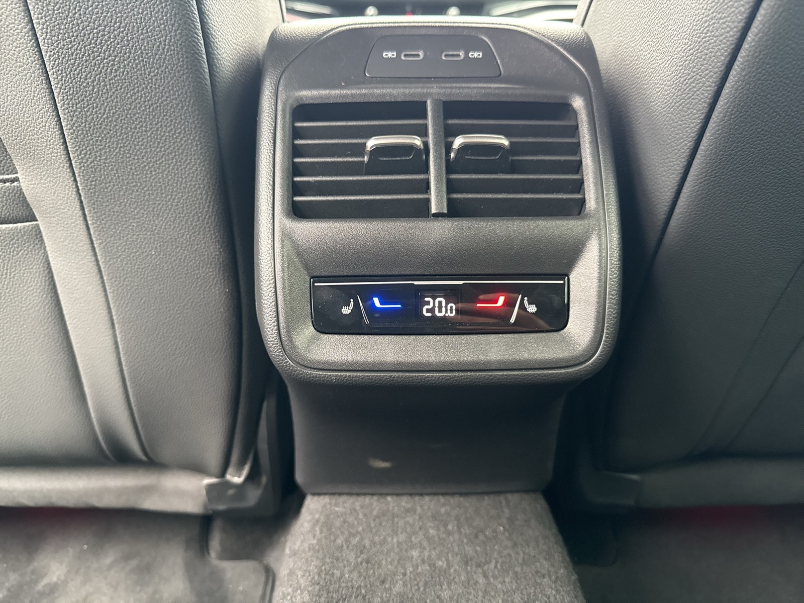 Skoda Superb Combi 1.5 iV SPORTLINE CAM ACC LM19 NAVI