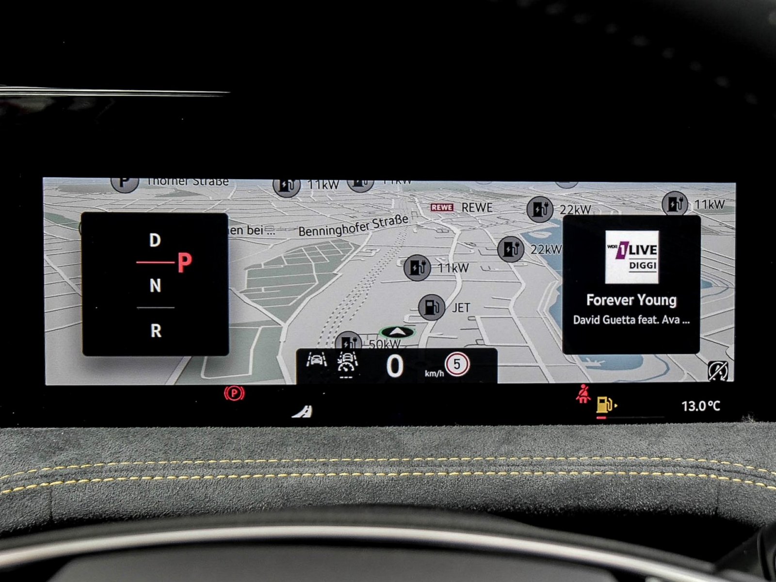 Skoda Superb Combi 2.0TDI DSG 4x4 Selection AHK HuD ACC NAV DCC 360Grad