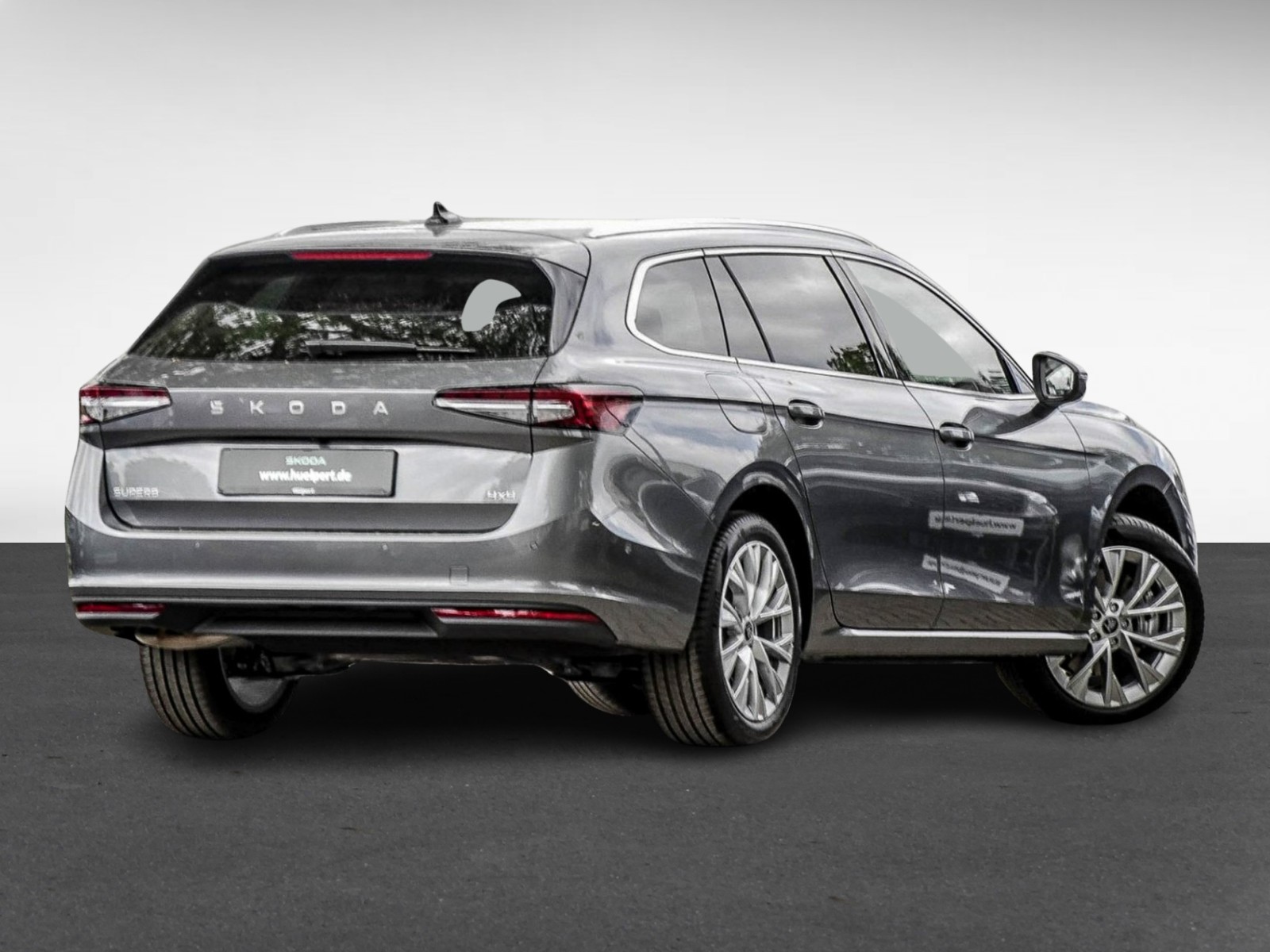 Skoda Superb Combi 2.0TDI DSG 4x4 Selection AHK HuD ACC NAV DCC 360Grad