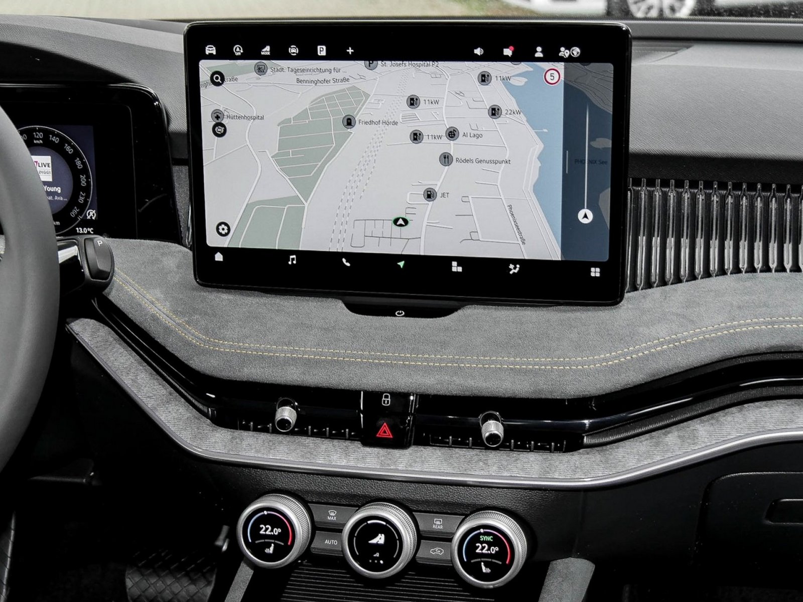 Skoda Superb Combi 2.0TDI DSG 4x4 Selection AHK HuD ACC NAV DCC 360Grad