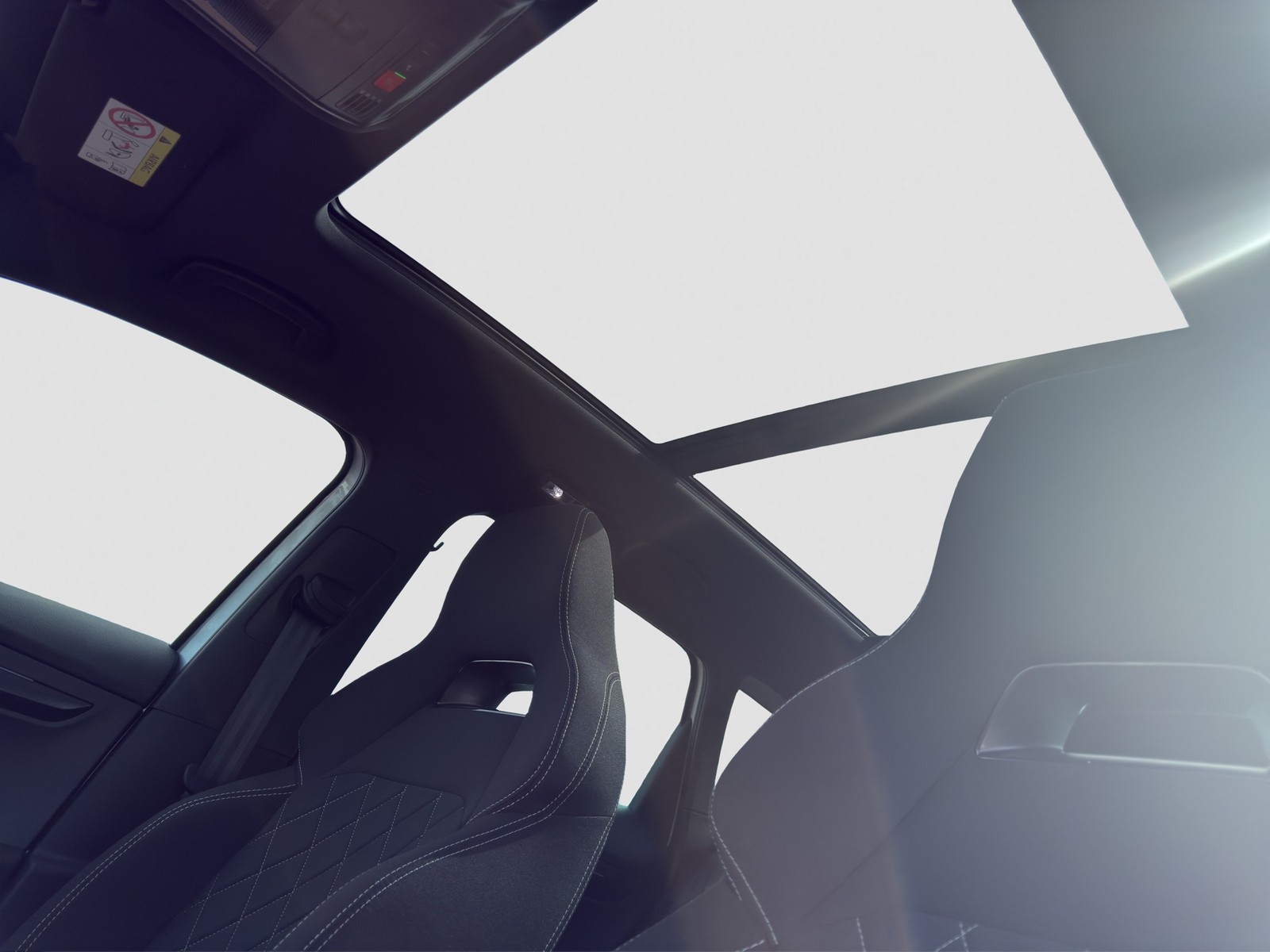 Skoda Karoq 2.0TDI DSG Sportline AHK NAV PANO ACC 360GRAD