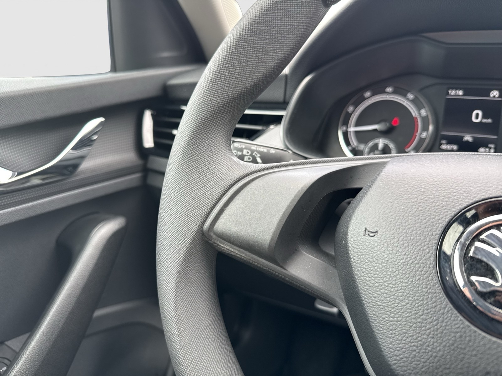 Skoda Scala 1.0 COOL PLUS CARPLAY ALU SITZHEIZ LED DAB