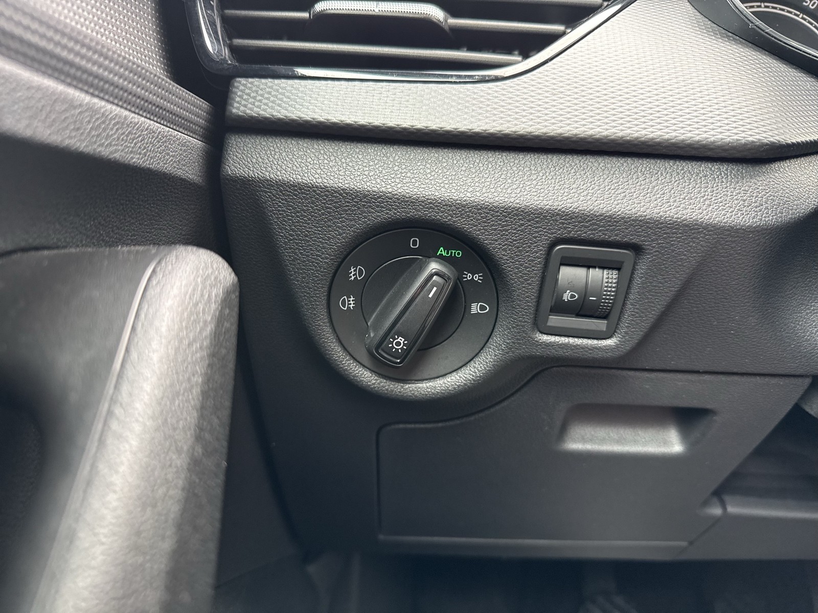 Skoda Scala 1.0 COOL PLUS CARPLAY ALU SITZHEIZ LED DAB