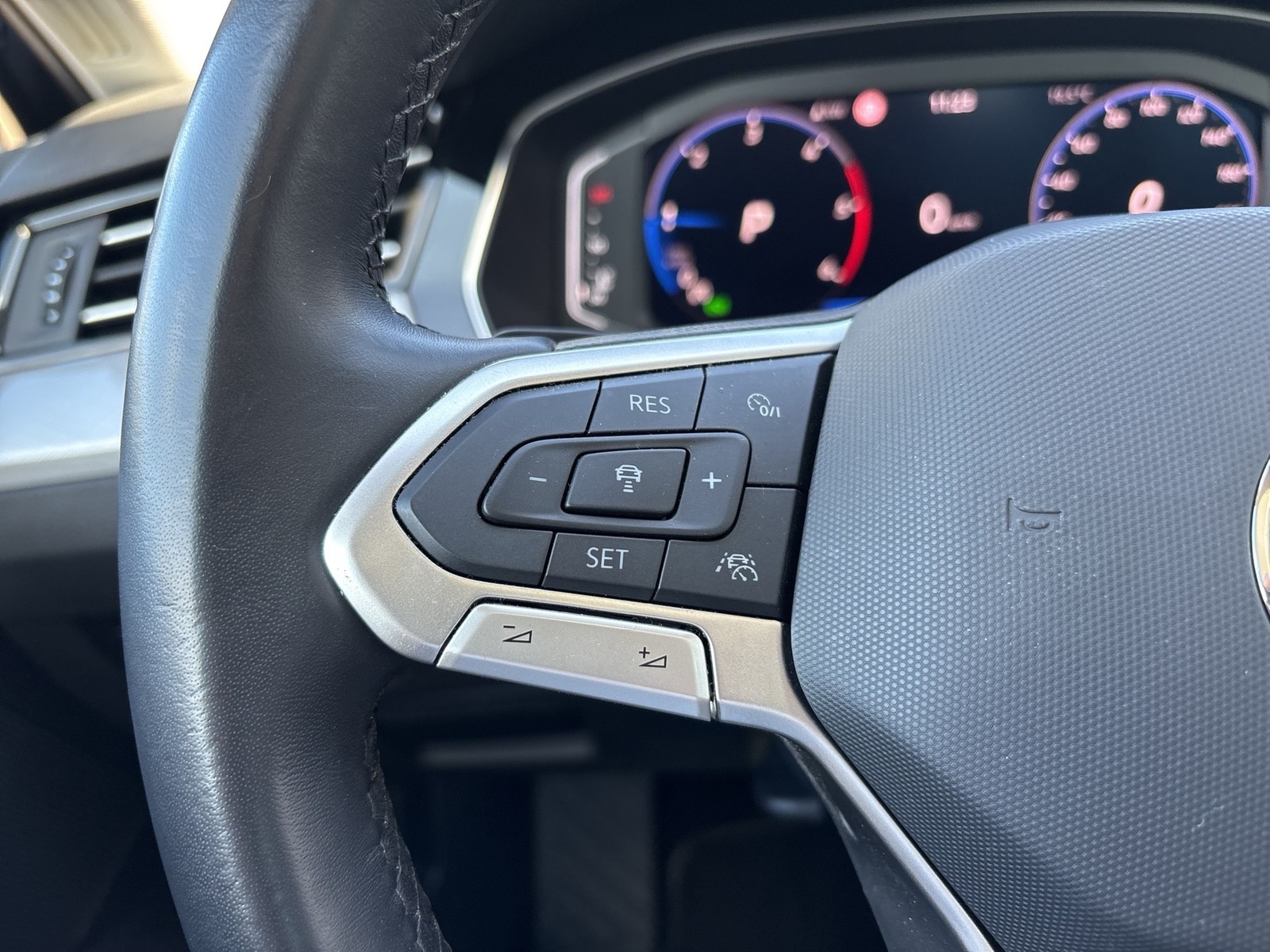 Volkswagen Passat Variant 2.0 BUSINESS PANO AHK 360°CAM ACC