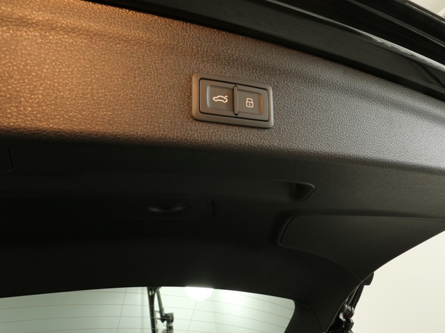 Audi Q3 45 HYBRID S LINE BLACKPAK AHK CAM ACC LM19